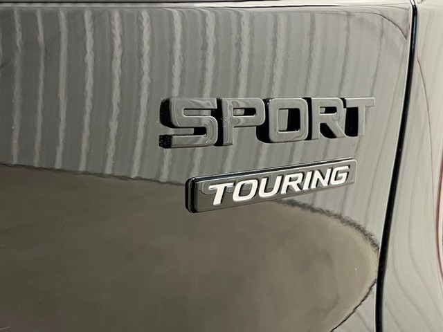 Honda CR-V Hybrid Vehicle Full-screen Gallery Image 06