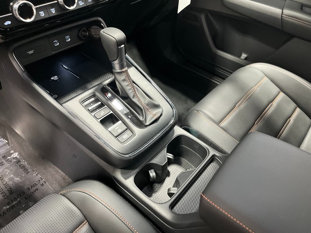 Honda CR-V Hybrid Vehicle Full-screen Gallery Image 24