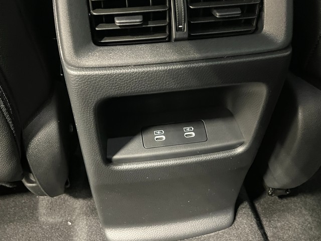 Honda CR-V Hybrid Vehicle Full-screen Gallery Image 27