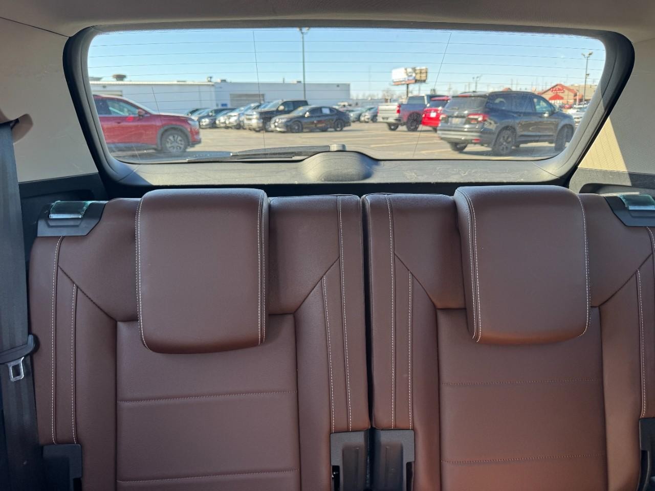 Volkswagen Atlas Vehicle Full-screen Gallery Image 11