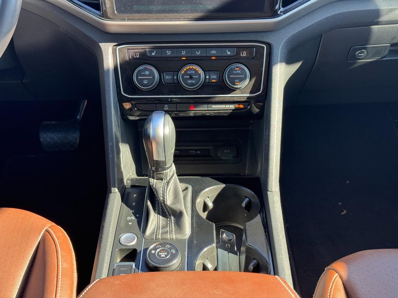 Volkswagen Atlas Vehicle Full-screen Gallery Image 15