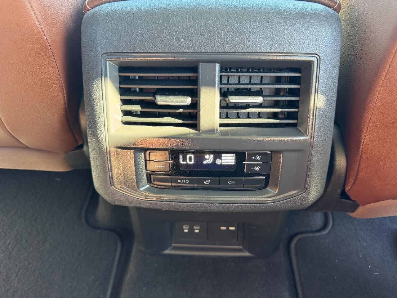 Volkswagen Atlas Vehicle Full-screen Gallery Image 17