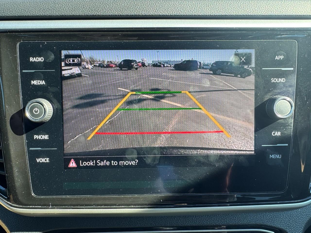 Volkswagen Atlas Vehicle Full-screen Gallery Image 22