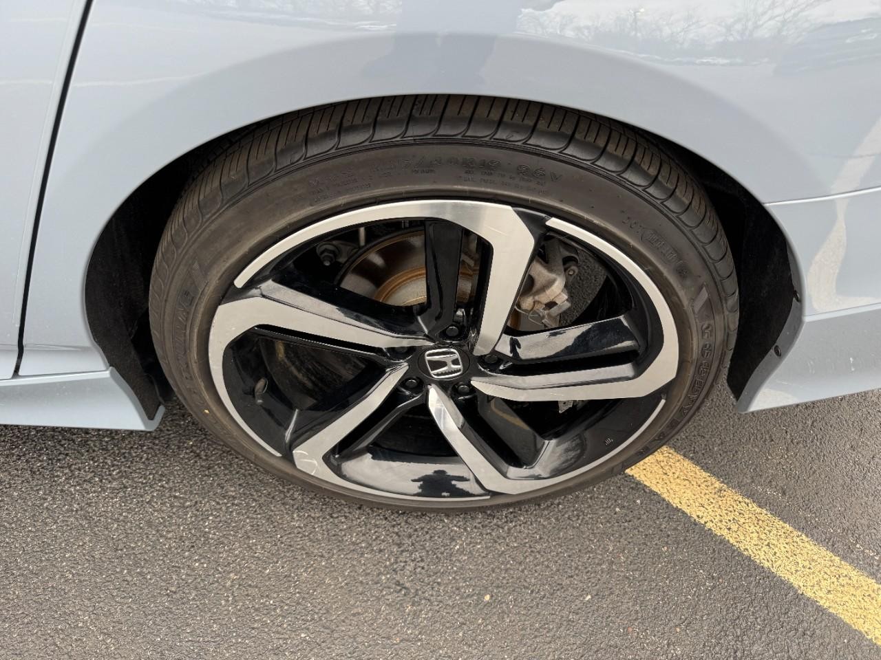 Honda Accord Hybrid Vehicle Full-screen Gallery Image 08