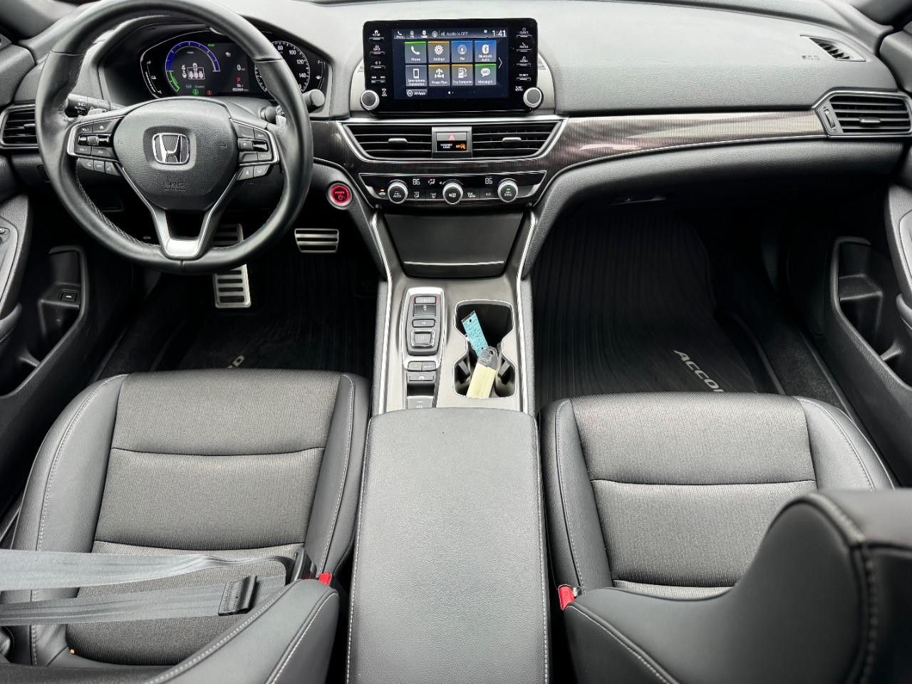Honda Accord Hybrid Vehicle Full-screen Gallery Image 12