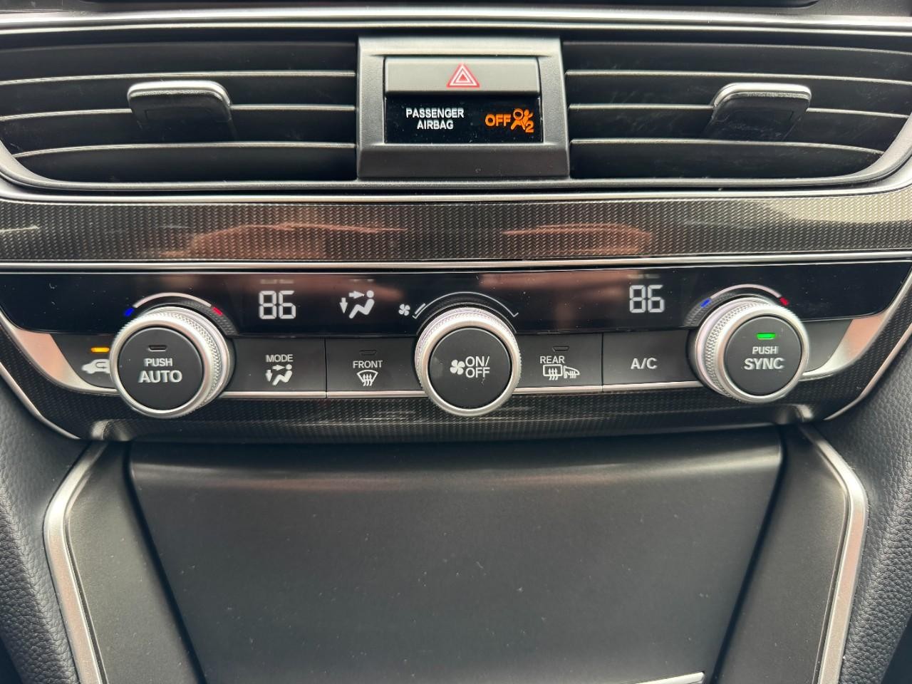 Honda Accord Hybrid Vehicle Full-screen Gallery Image 27