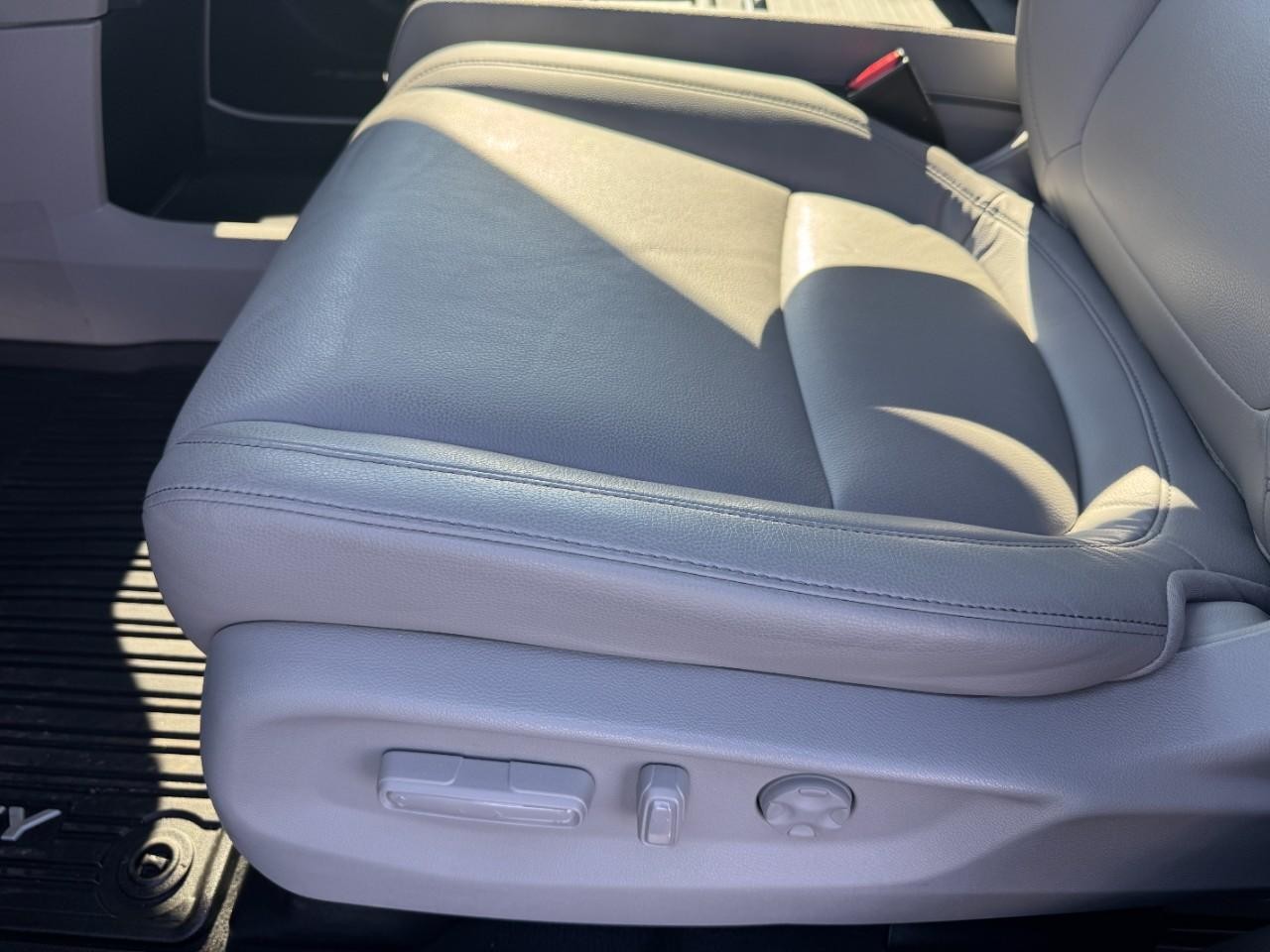 Honda Odyssey Vehicle Full-screen Gallery Image 18