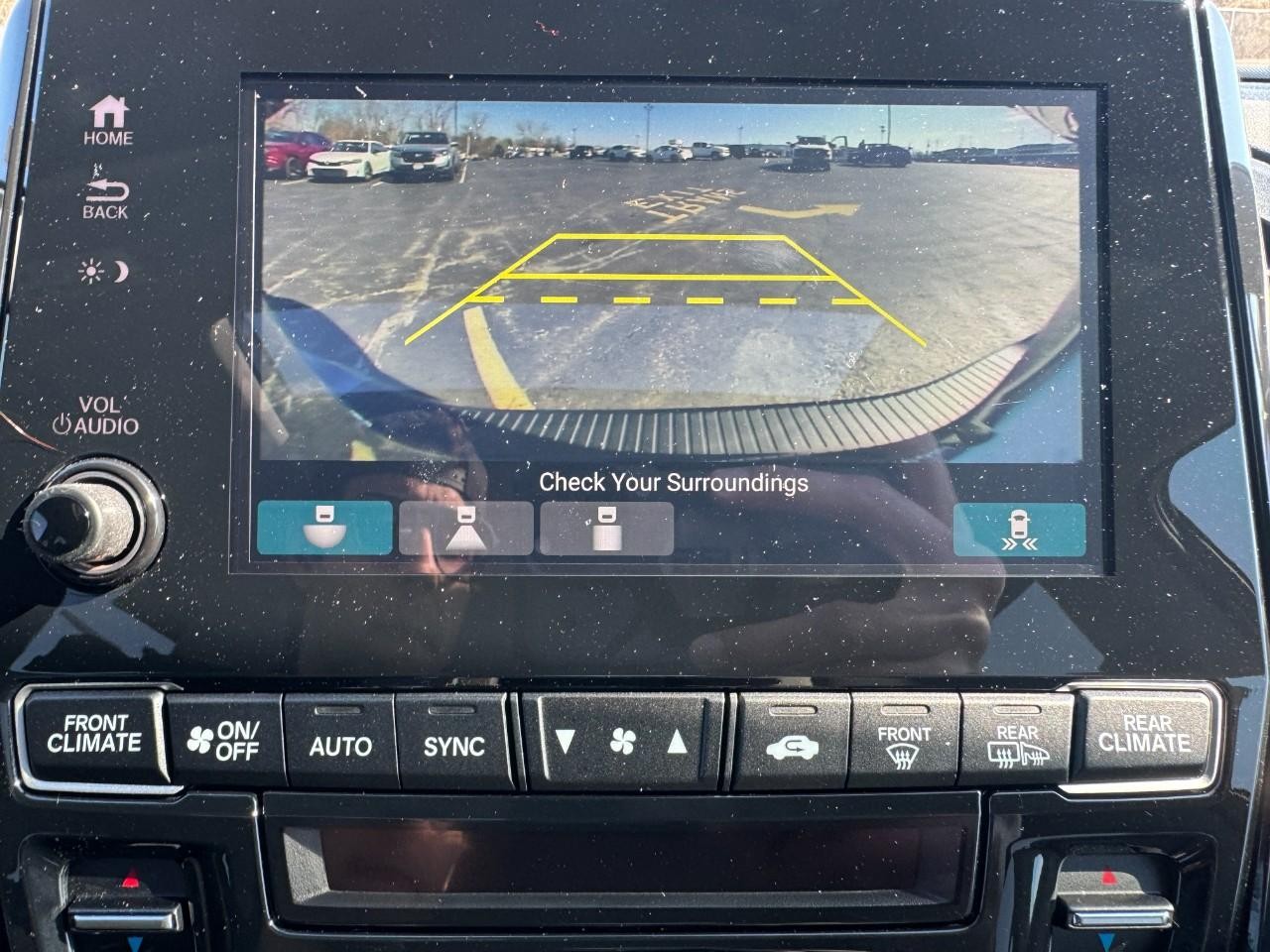 Honda Odyssey Vehicle Full-screen Gallery Image 25