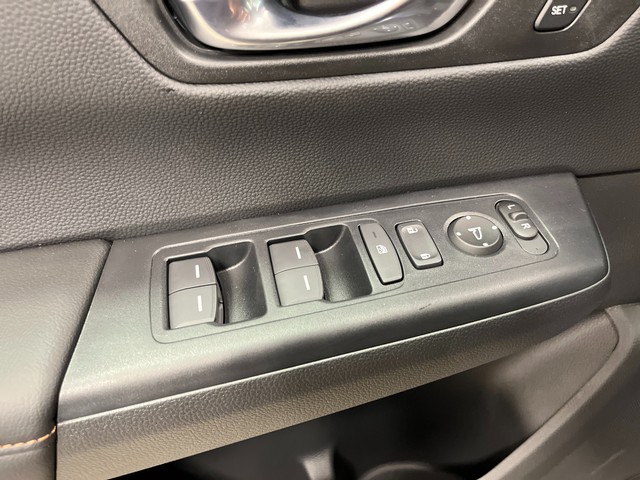 Honda CR-V Hybrid Vehicle Full-screen Gallery Image 16