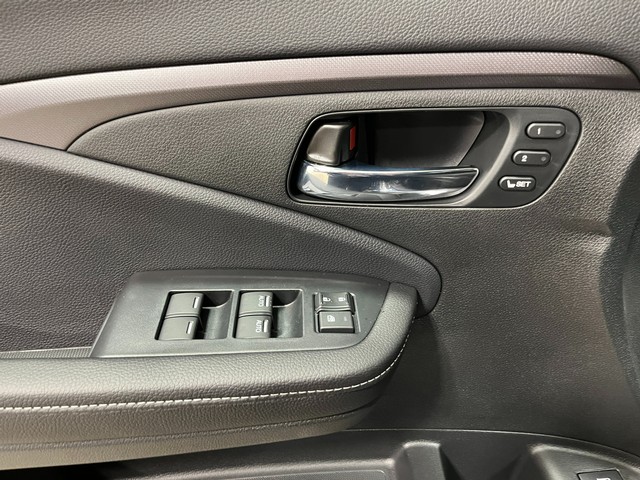 Honda Ridgeline Vehicle Full-screen Gallery Image 12