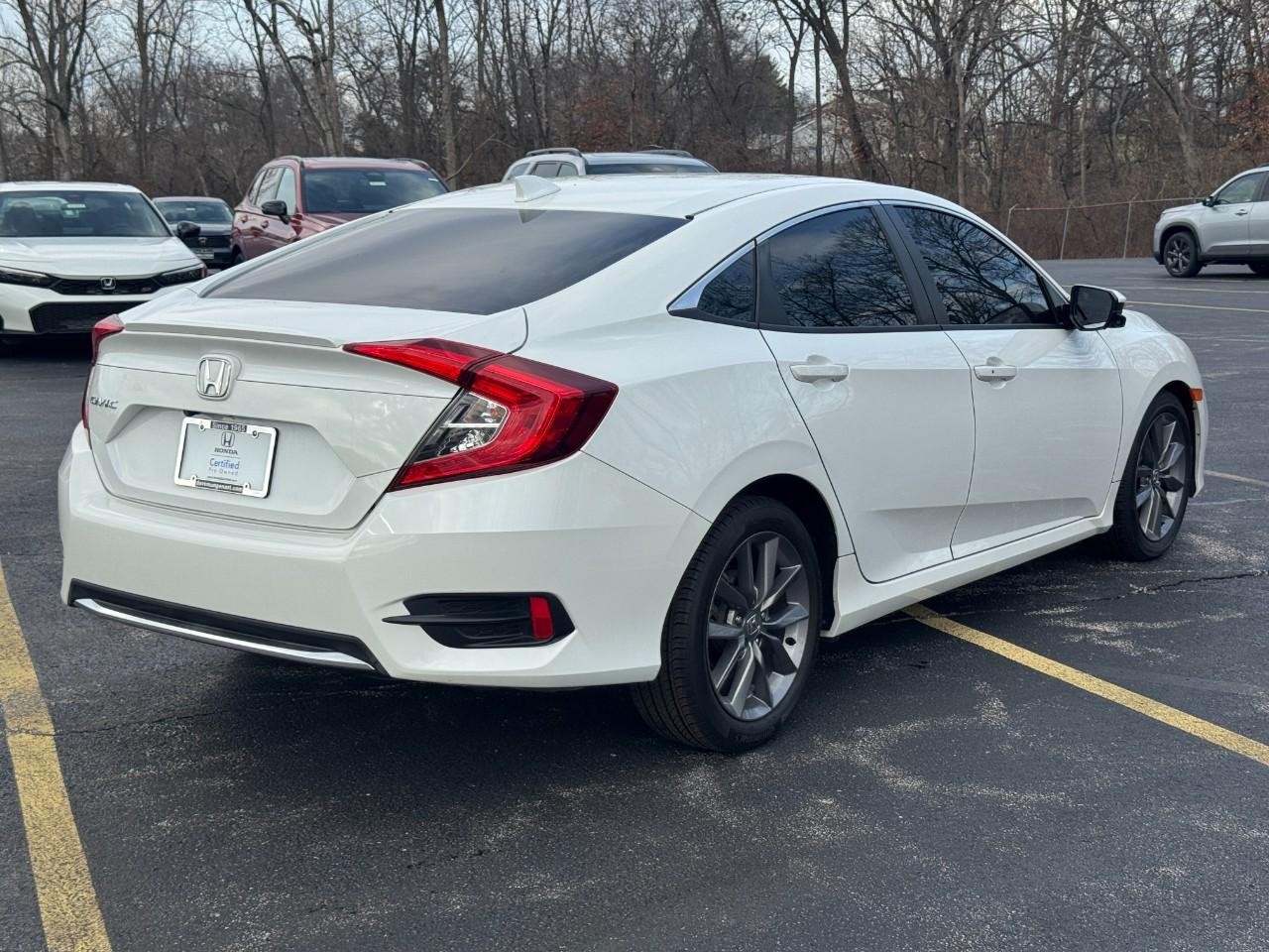 Honda Civic Sedan Vehicle Full-screen Gallery Image 03