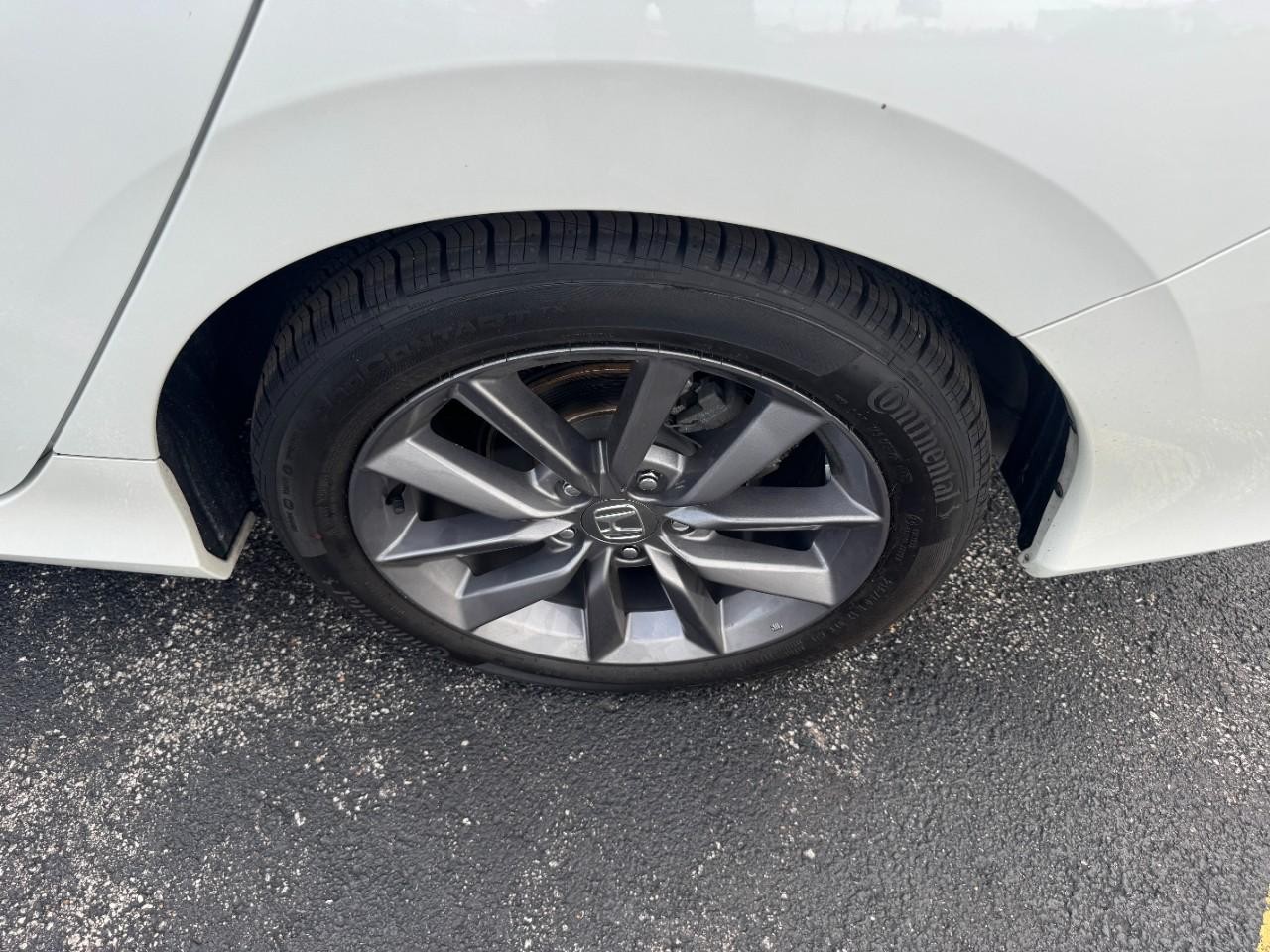 Honda Civic Sedan Vehicle Full-screen Gallery Image 07