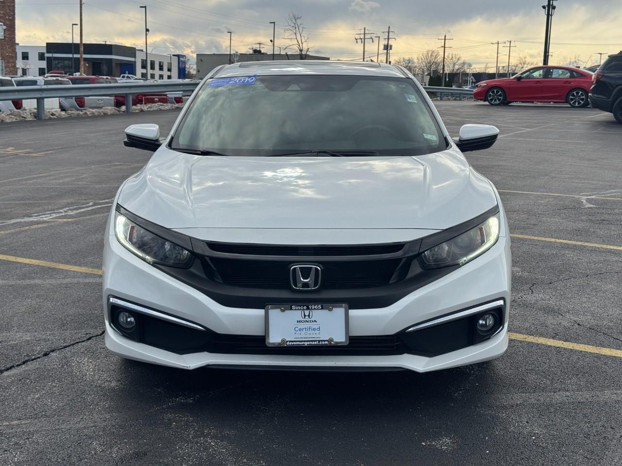 Honda Civic Sedan Vehicle Full-screen Gallery Image 09