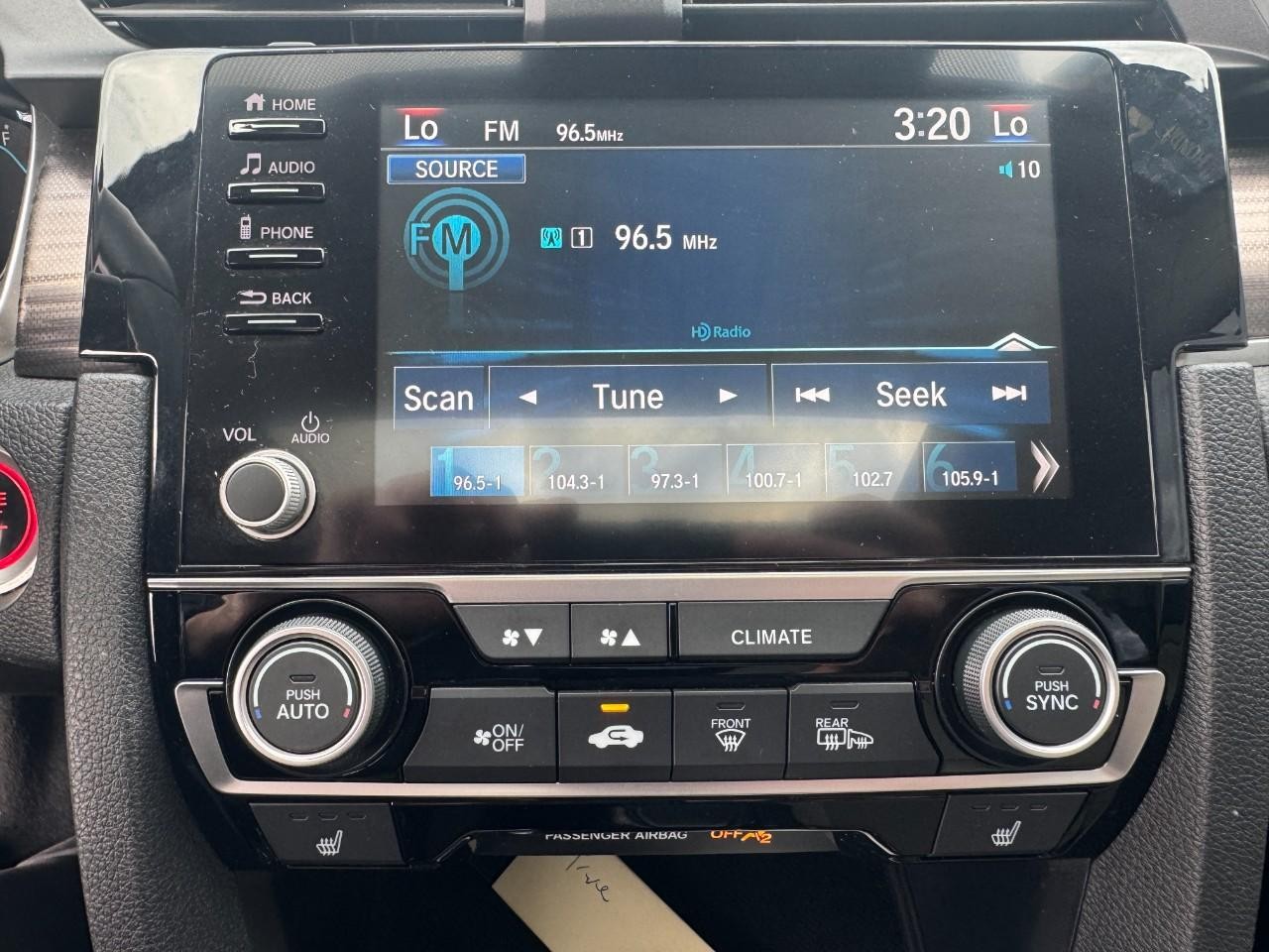 Honda Civic Sedan Vehicle Full-screen Gallery Image 22