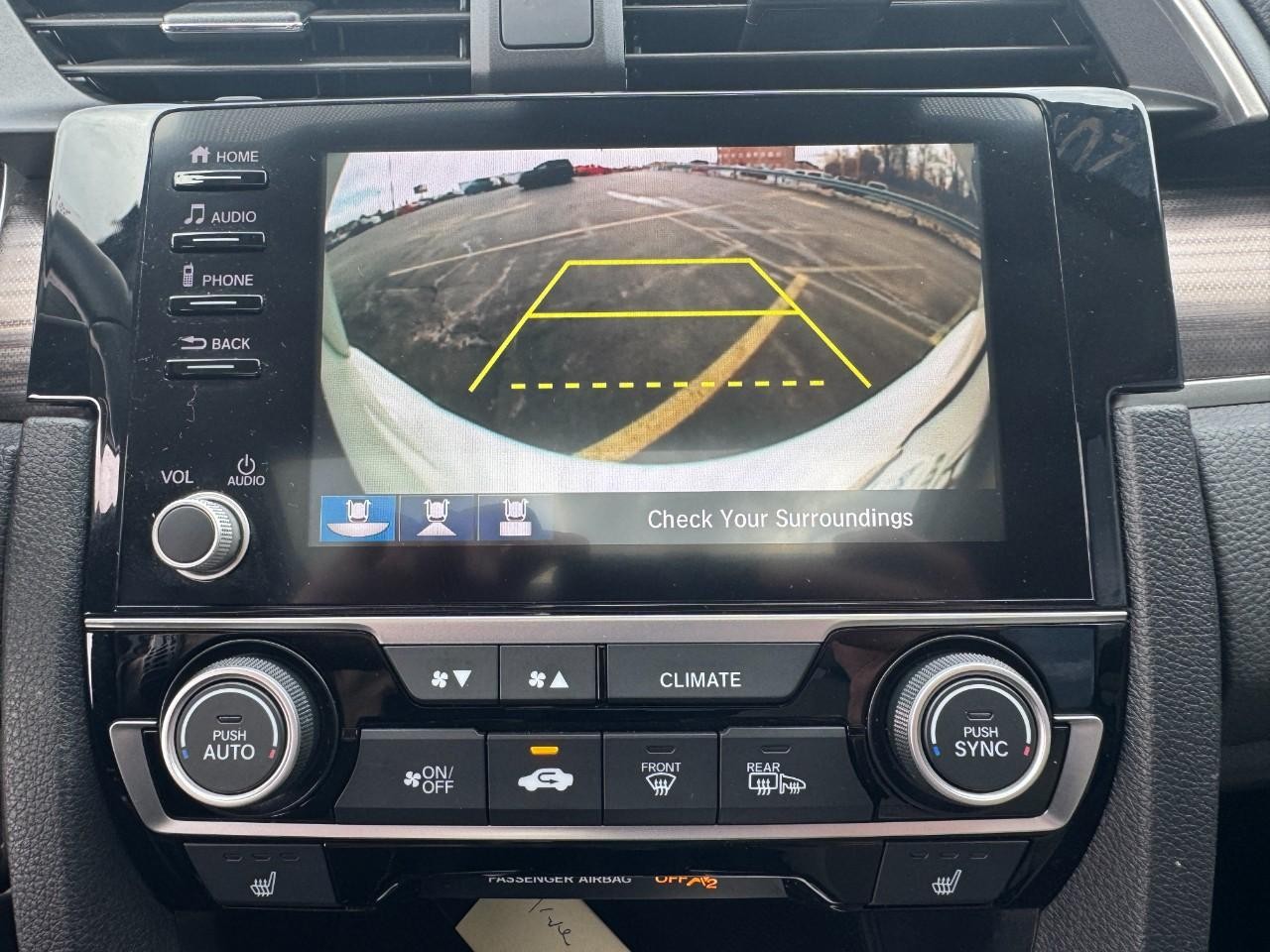 Honda Civic Sedan Vehicle Full-screen Gallery Image 23