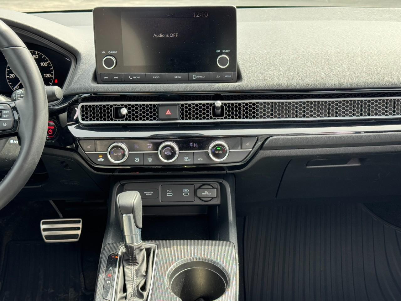 Honda Civic Hatchback Hybrid Vehicle Full-screen Gallery Image 14