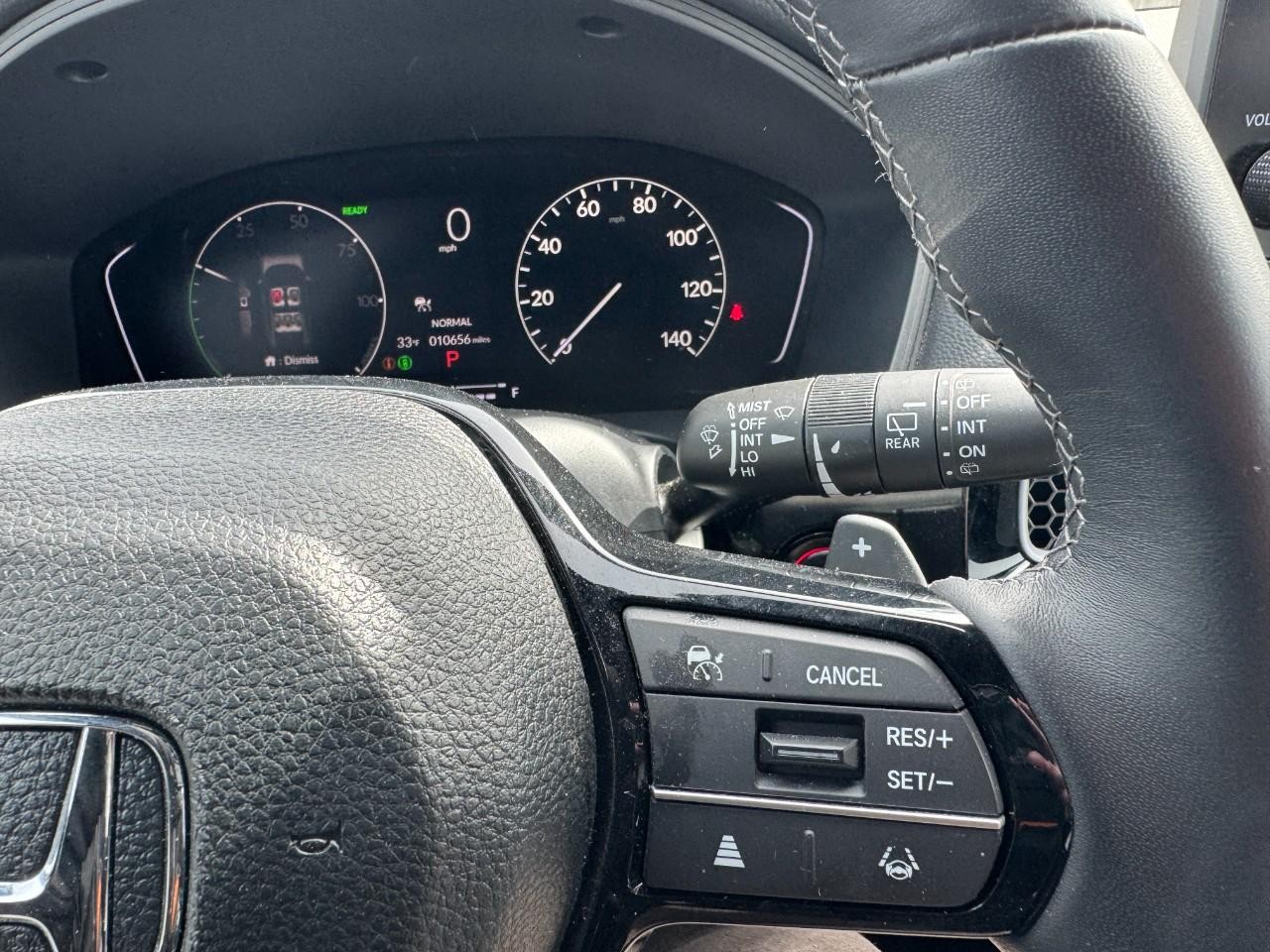 Honda Civic Hatchback Hybrid Vehicle Full-screen Gallery Image 22