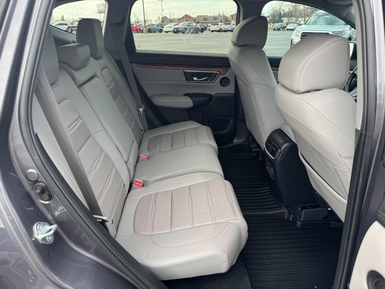 Honda CR-V Vehicle Full-screen Gallery Image 09