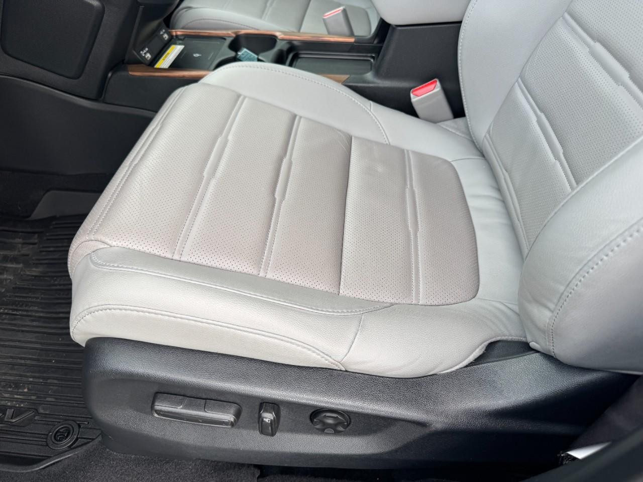 Honda CR-V Vehicle Full-screen Gallery Image 16