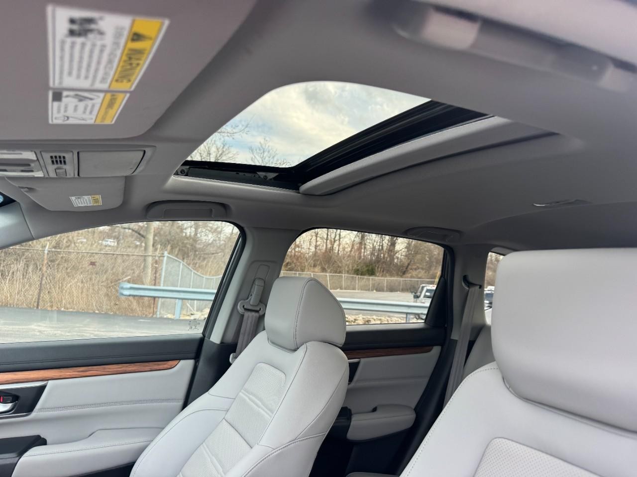 Honda CR-V Vehicle Full-screen Gallery Image 25