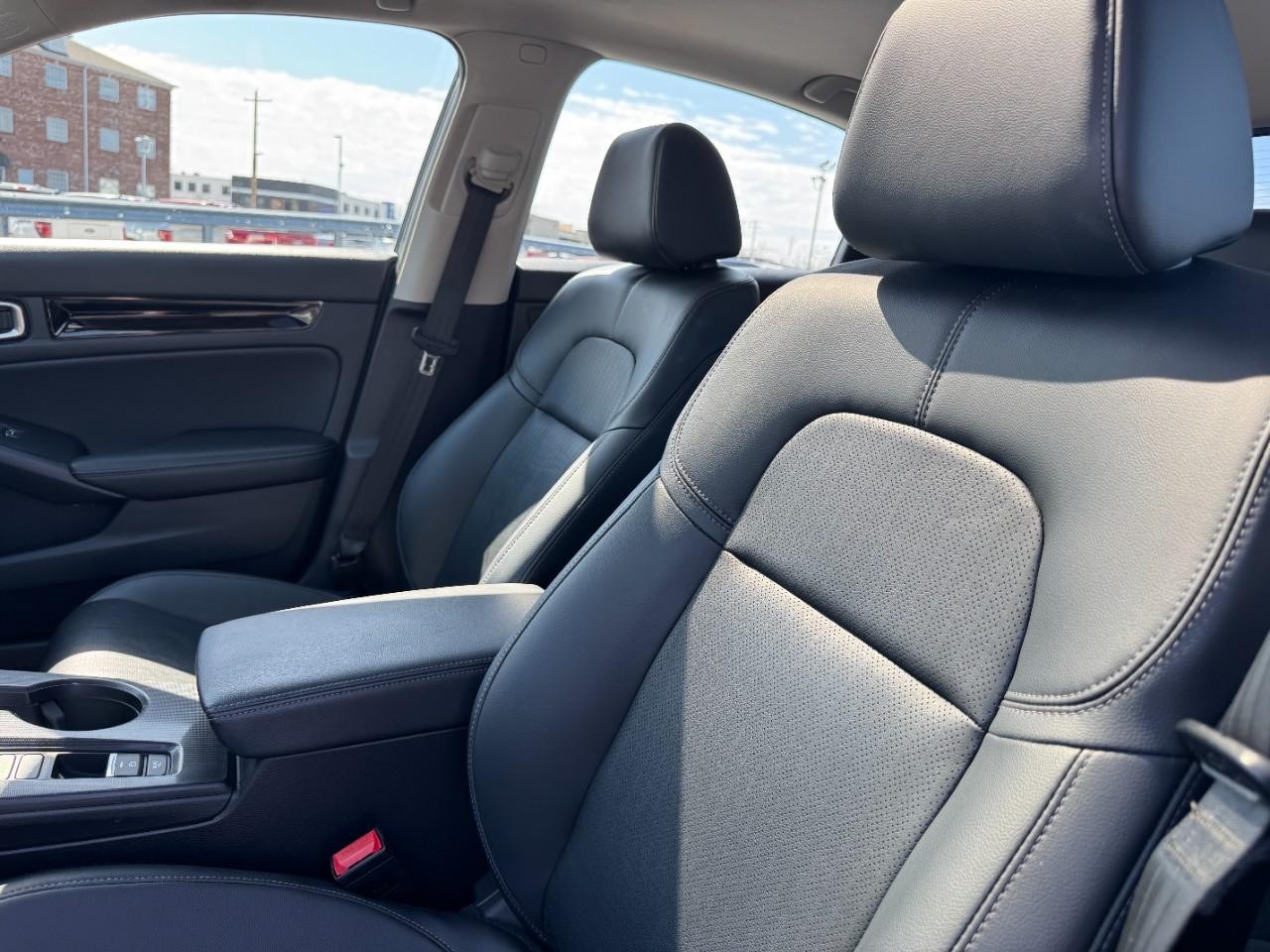 Honda Civic Hatchback Vehicle Full-screen Gallery Image 18