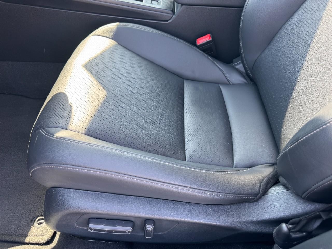 Honda Civic Hatchback Vehicle Full-screen Gallery Image 19