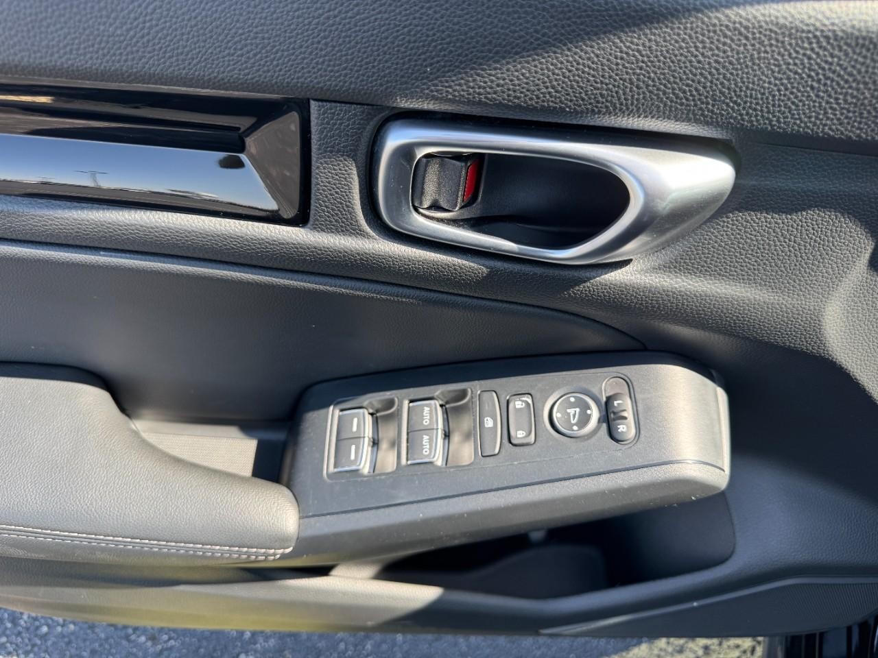 Honda Civic Hatchback Vehicle Full-screen Gallery Image 20