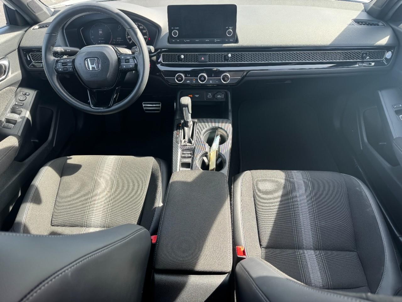 Honda Civic Hatchback Vehicle Full-screen Gallery Image 11