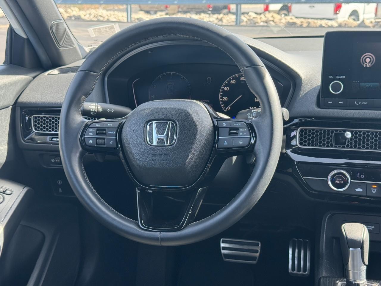 Honda Civic Hatchback Vehicle Full-screen Gallery Image 12