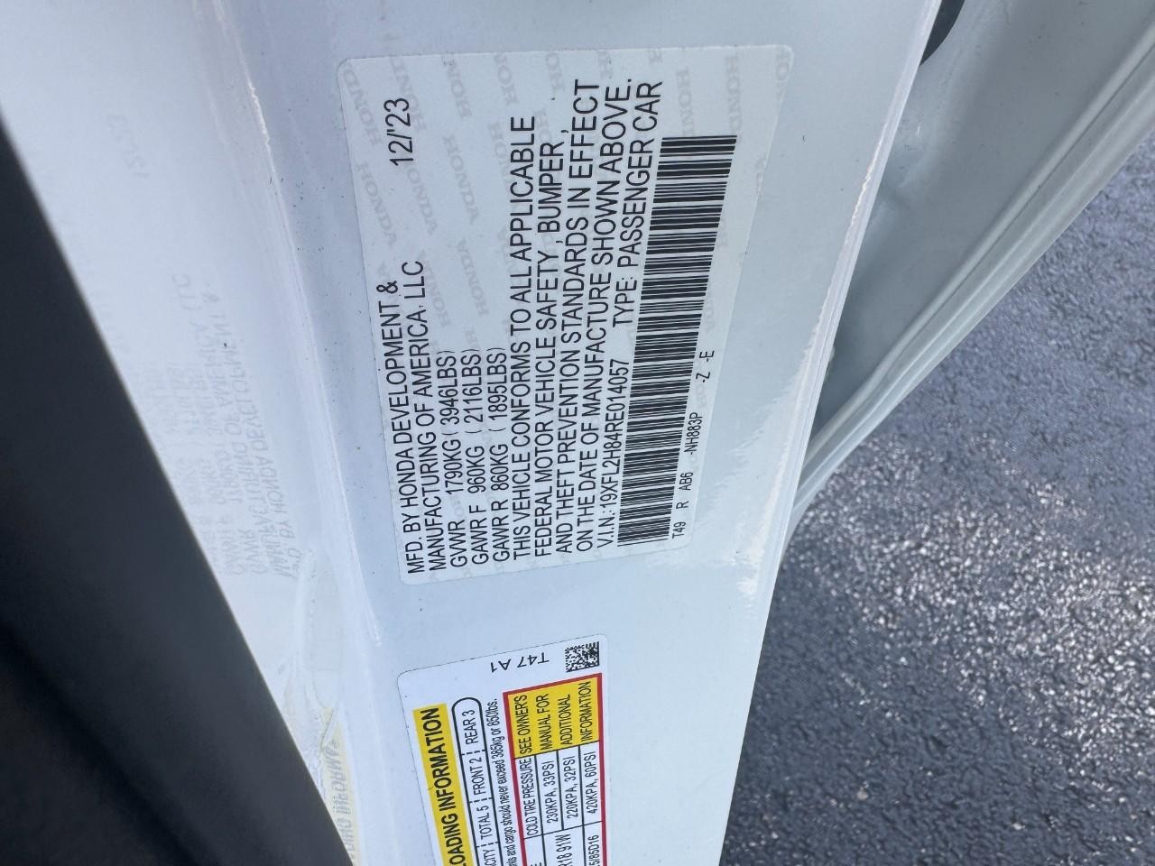 Honda Civic Hatchback Vehicle Full-screen Gallery Image 25