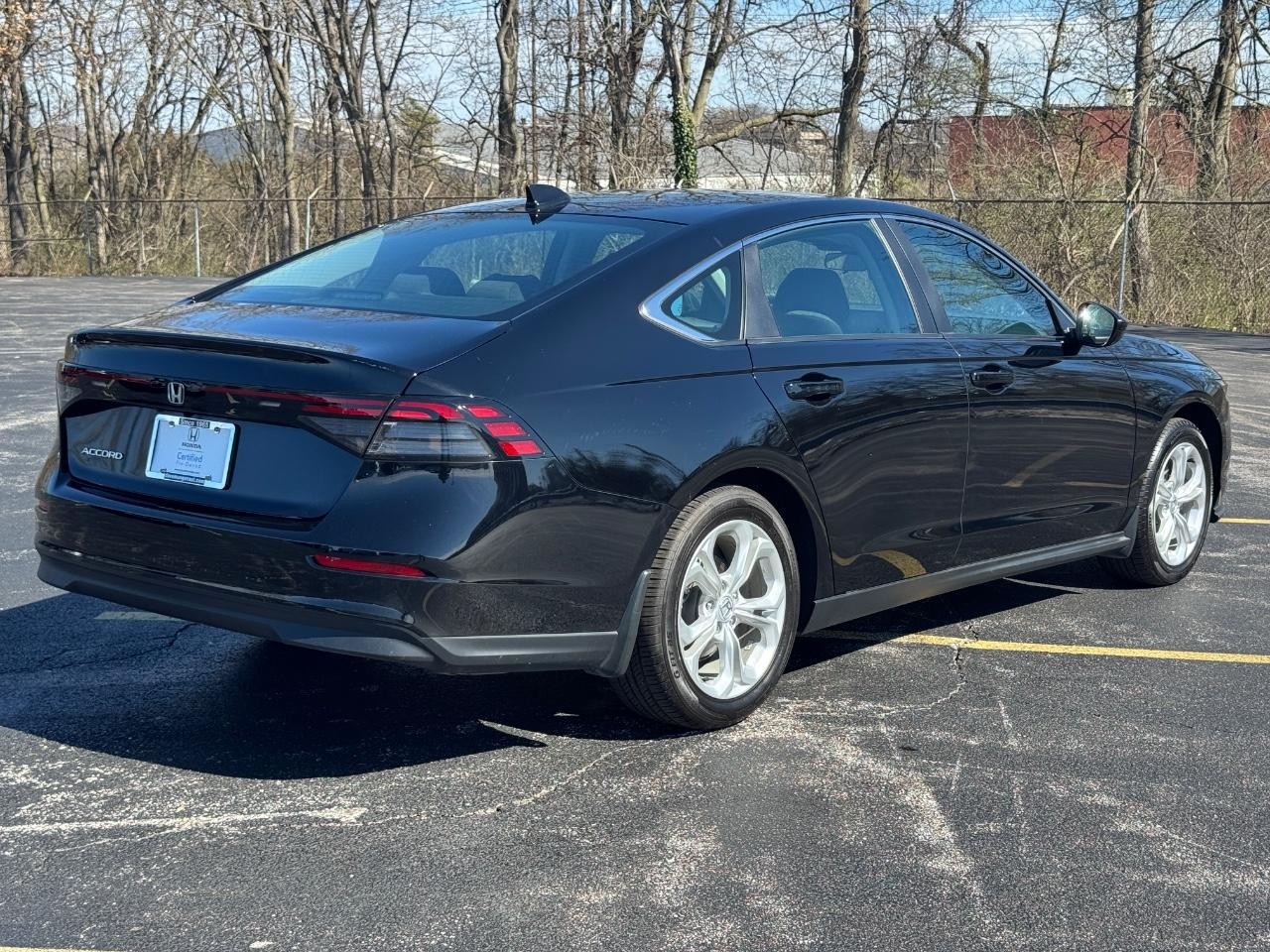 Honda Accord Sedan Vehicle Full-screen Gallery Image 04