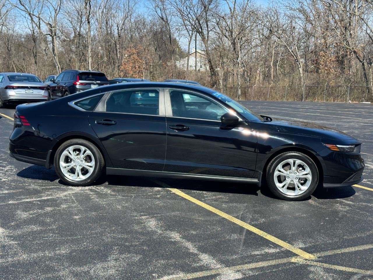 Honda Accord Sedan Vehicle Full-screen Gallery Image 05