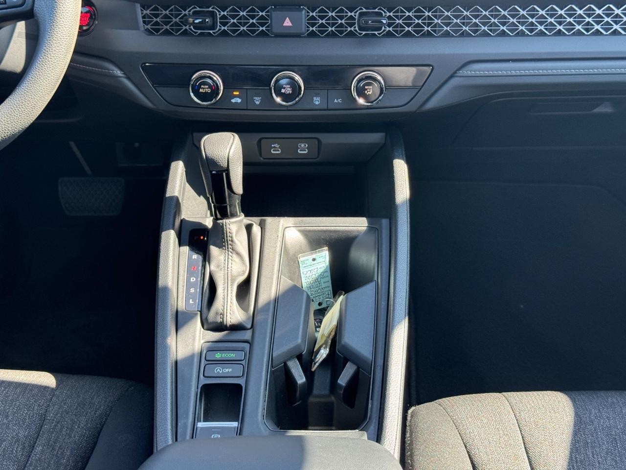 Honda Accord Sedan Vehicle Full-screen Gallery Image 13