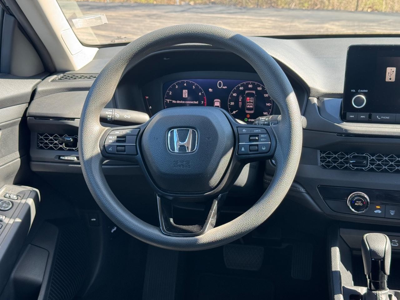 Honda Accord Sedan Vehicle Full-screen Gallery Image 15