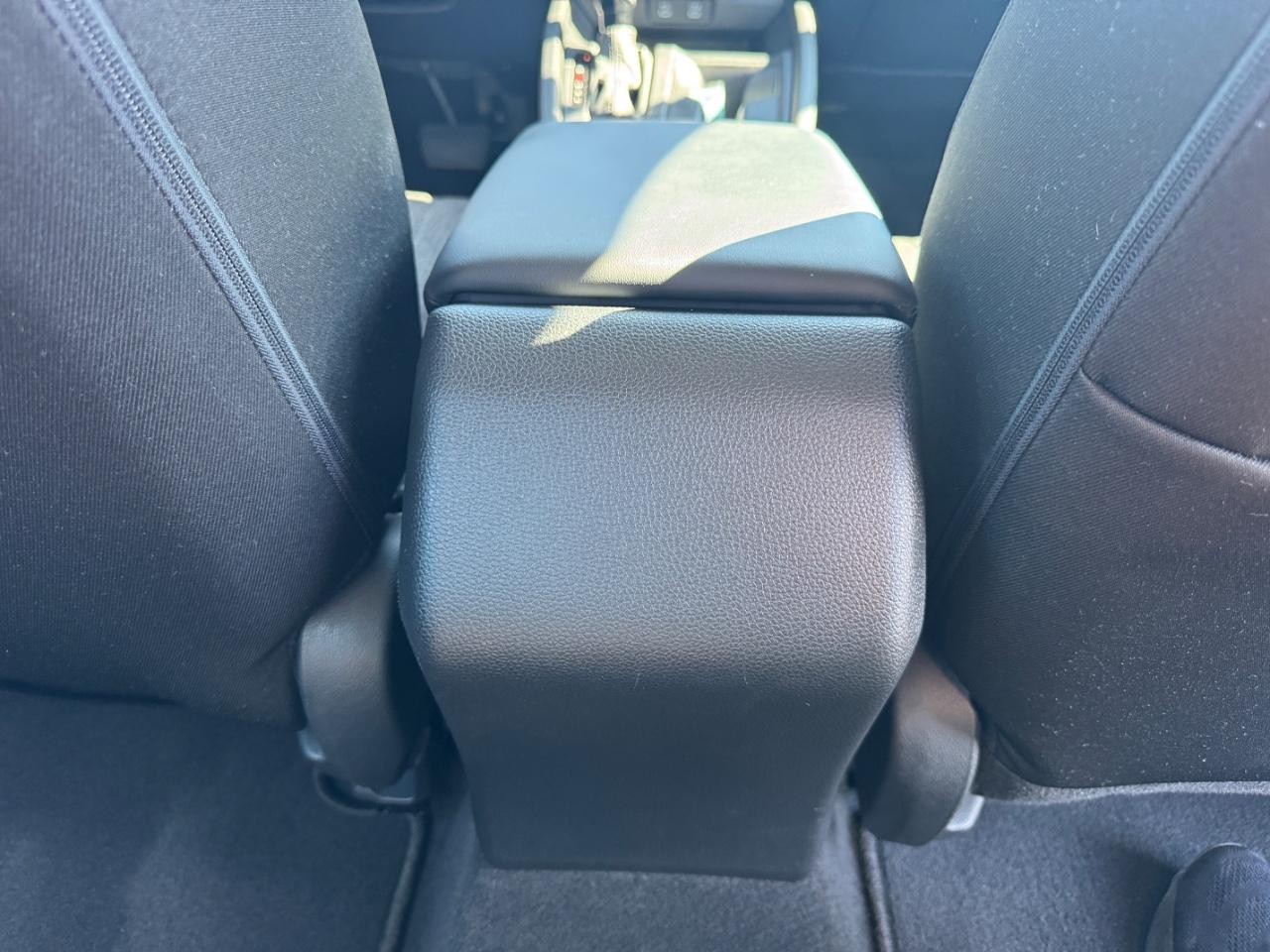 Honda Accord Sedan Vehicle Full-screen Gallery Image 16