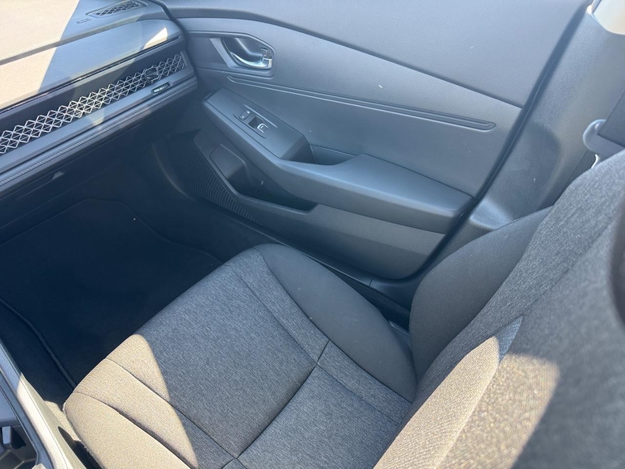 Honda Accord Sedan Vehicle Full-screen Gallery Image 17