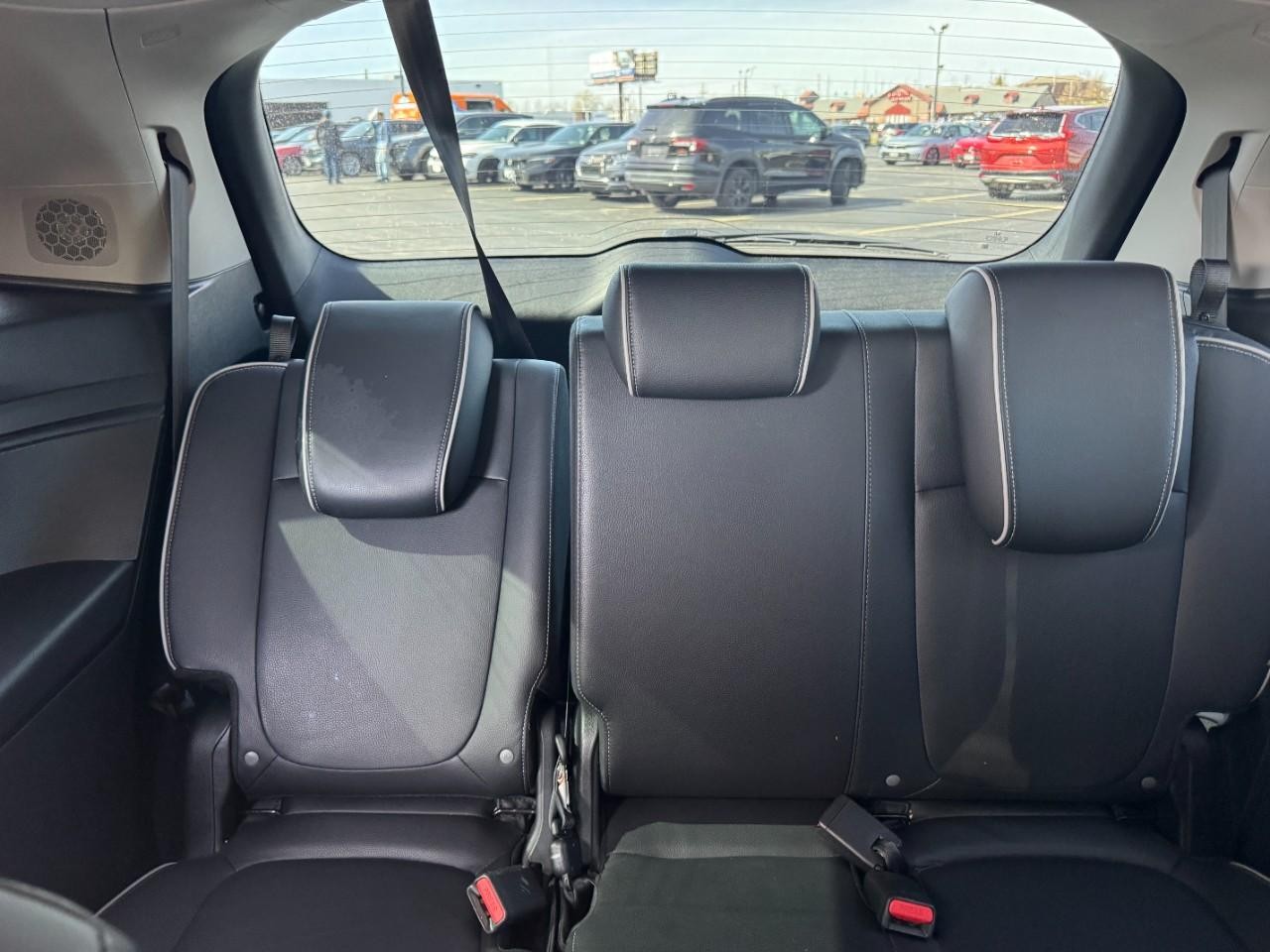 Honda Odyssey Vehicle Full-screen Gallery Image 11