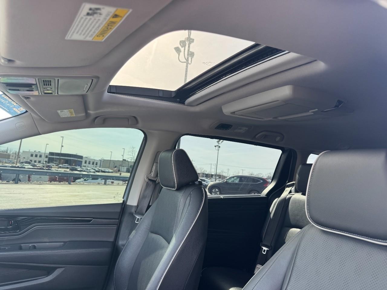 Honda Odyssey Vehicle Full-screen Gallery Image 20