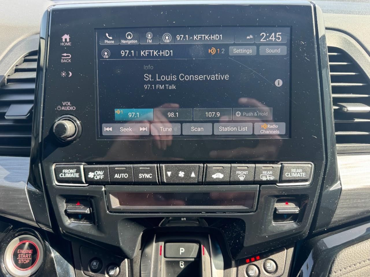 Honda Odyssey Vehicle Full-screen Gallery Image 27