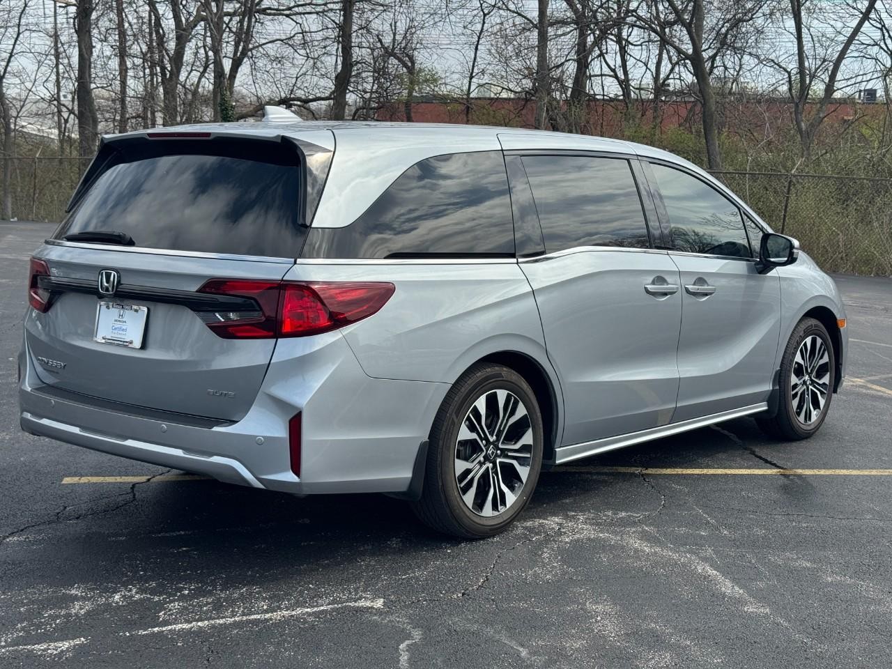 Honda Odyssey Vehicle Full-screen Gallery Image 03