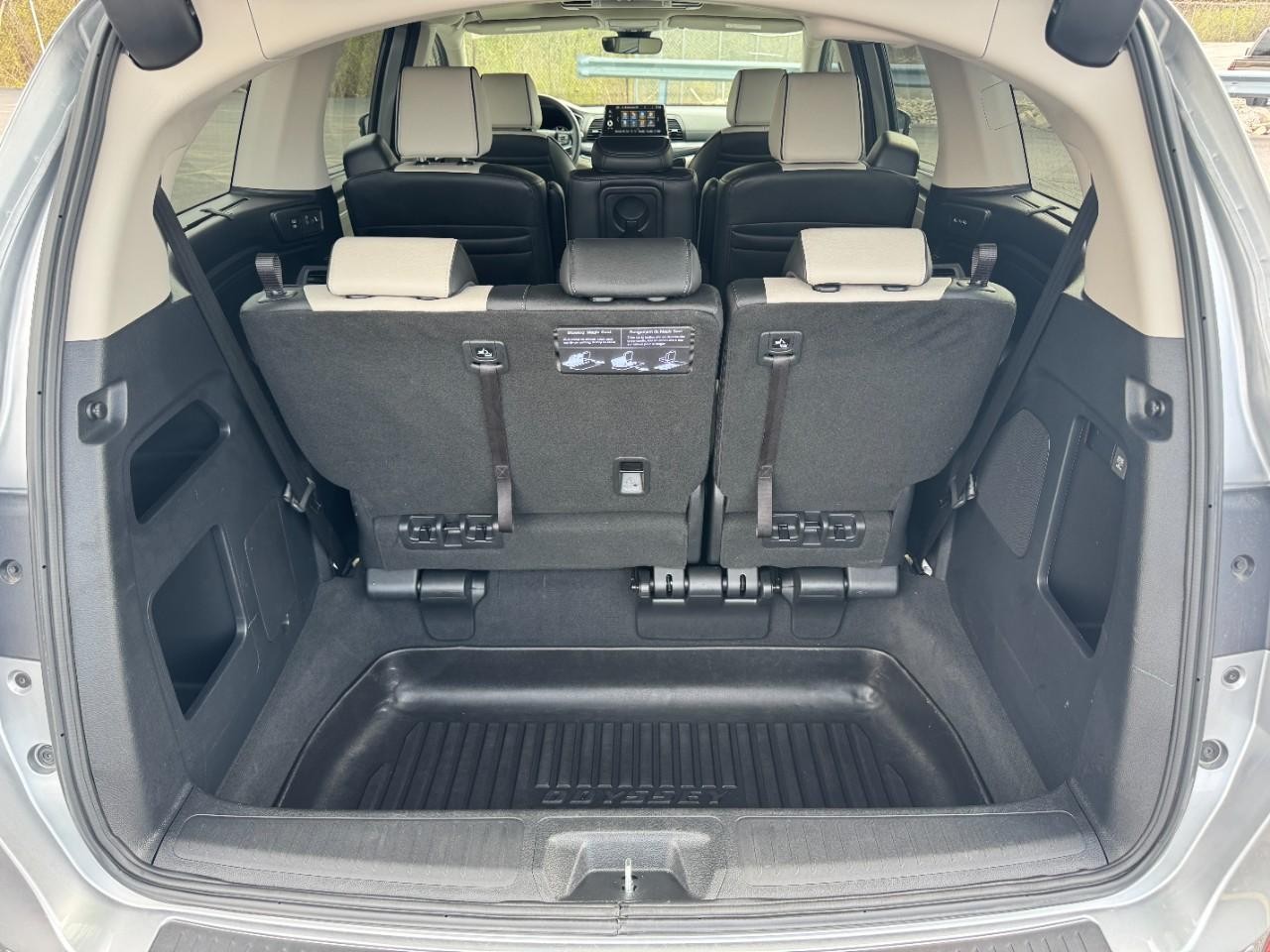 Honda Odyssey Vehicle Full-screen Gallery Image 04