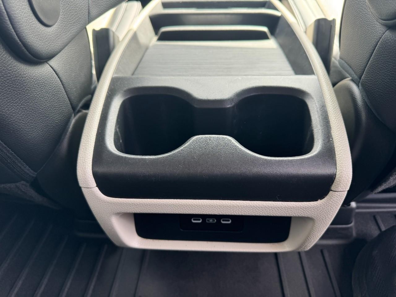 Honda Odyssey Vehicle Full-screen Gallery Image 17