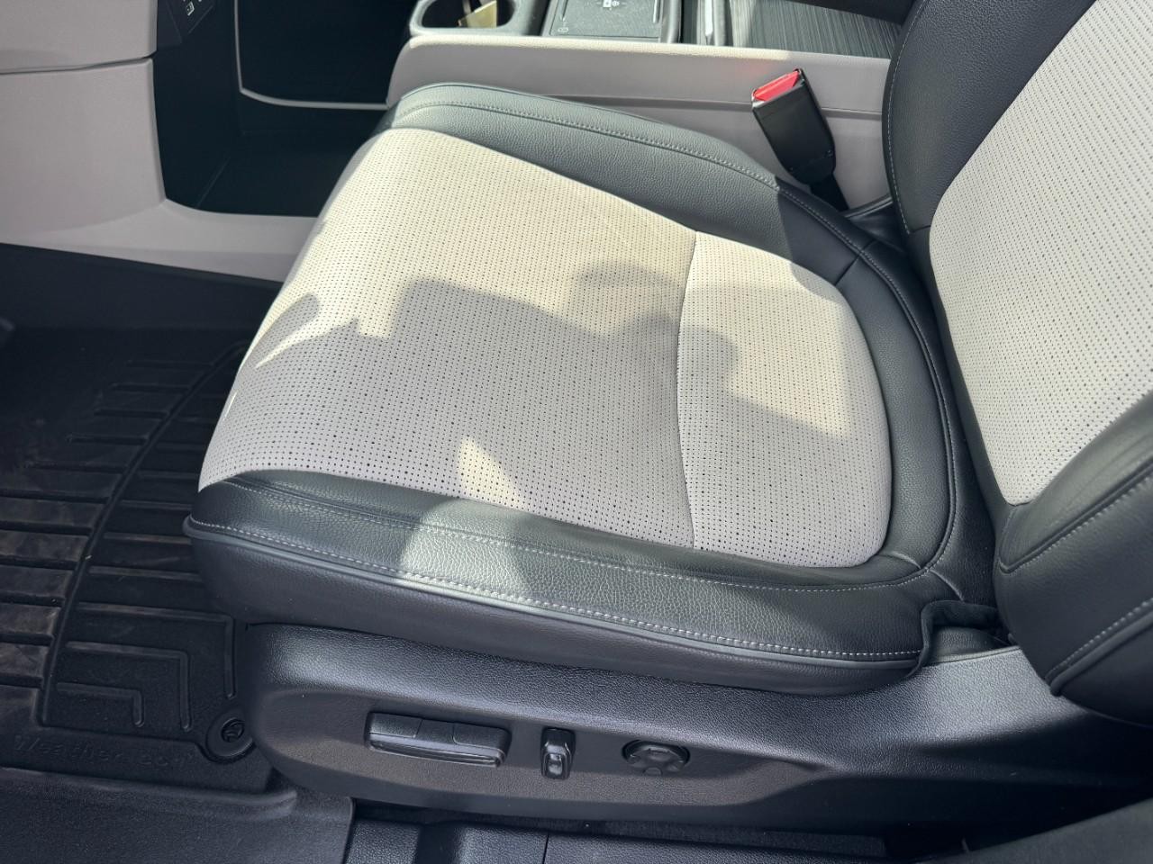 Honda Odyssey Vehicle Full-screen Gallery Image 19