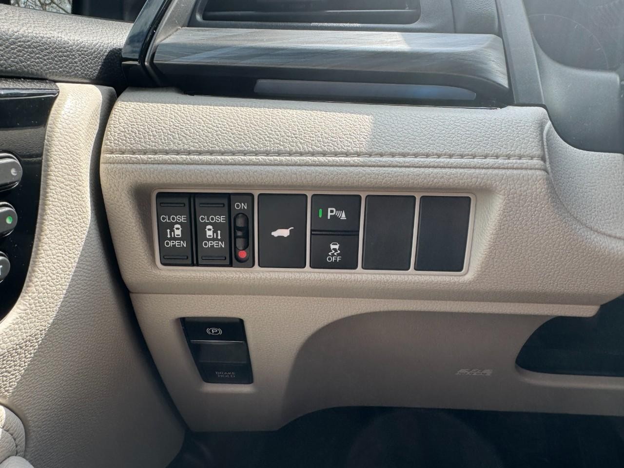 Honda Odyssey Vehicle Full-screen Gallery Image 28