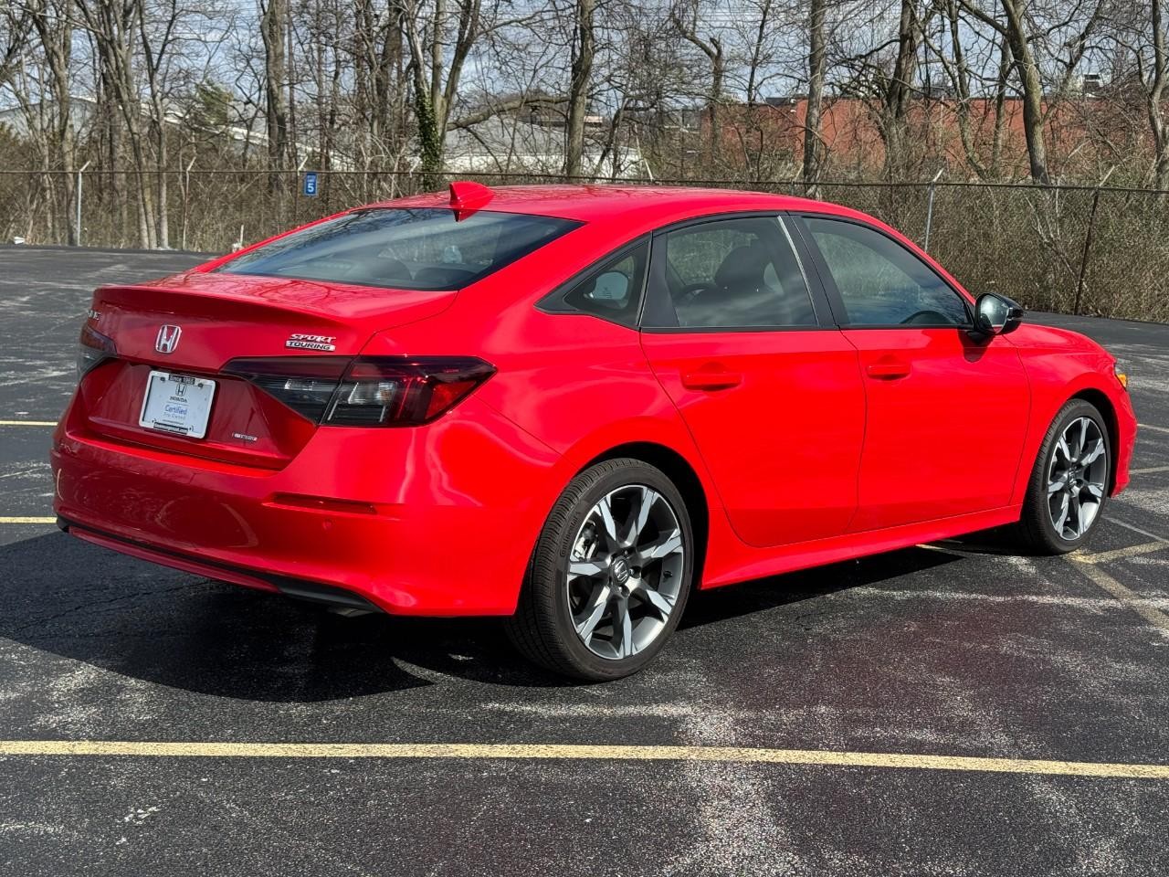 Honda Civic Sedan Hybrid Vehicle Full-screen Gallery Image 03