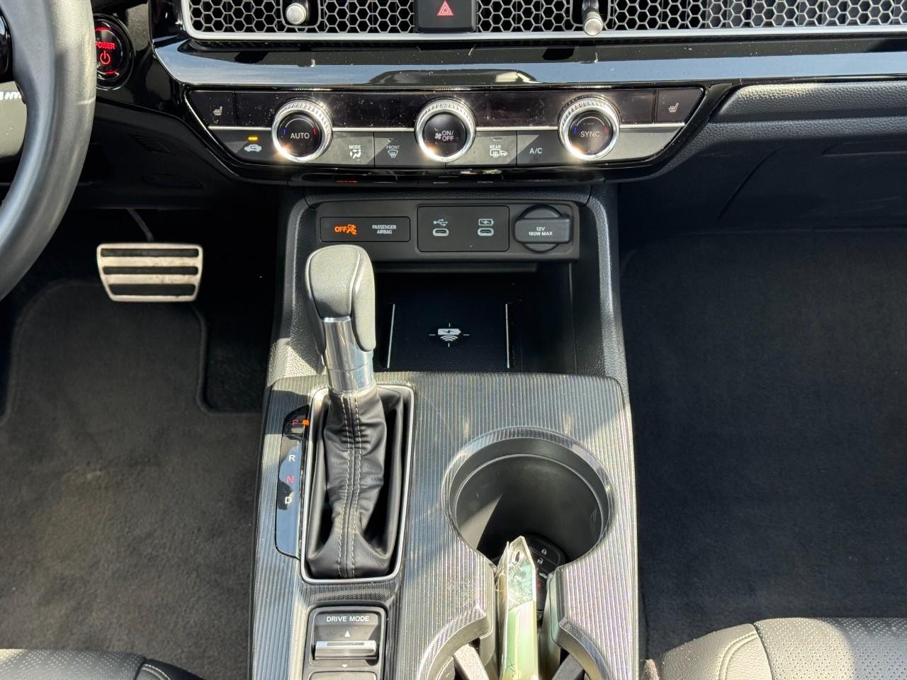 Honda Civic Sedan Hybrid Vehicle Full-screen Gallery Image 14