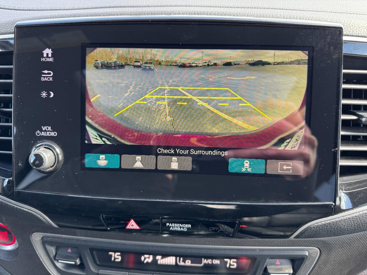 Honda Passport Vehicle Full-screen Gallery Image 28