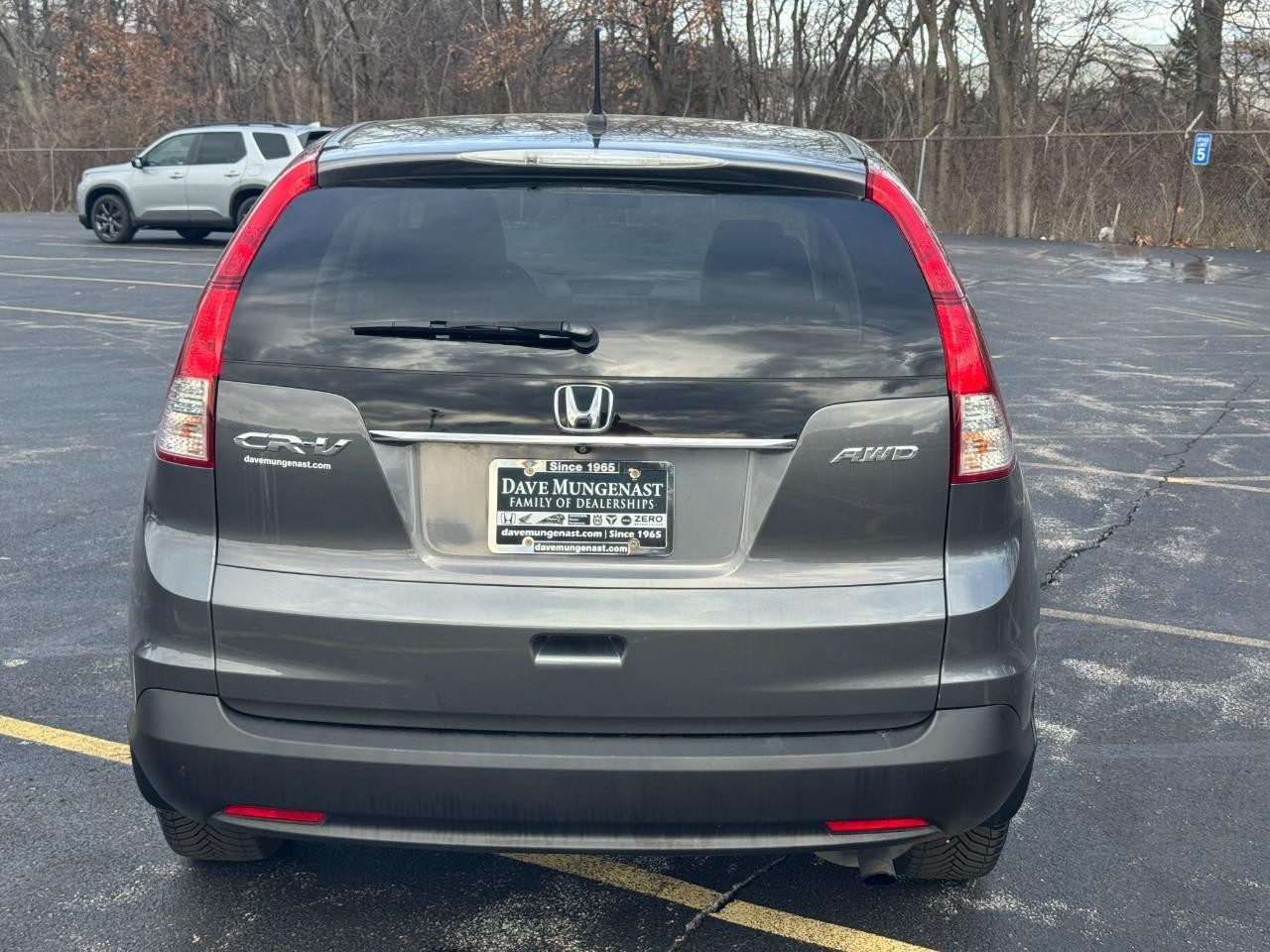 Honda CR-V Vehicle Full-screen Gallery Image 05