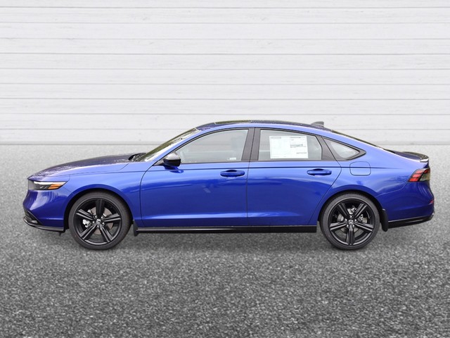 Honda Accord Hybrid Vehicle Full-screen Gallery Image 03