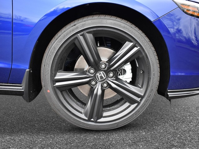 Honda Accord Hybrid Vehicle Full-screen Gallery Image 10